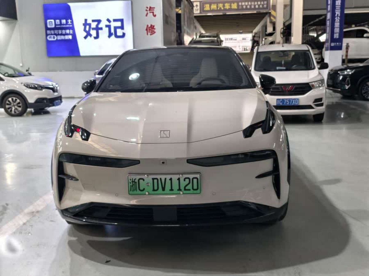 極氪 極氪X  2025款 五座長續(xù)航版圖片
