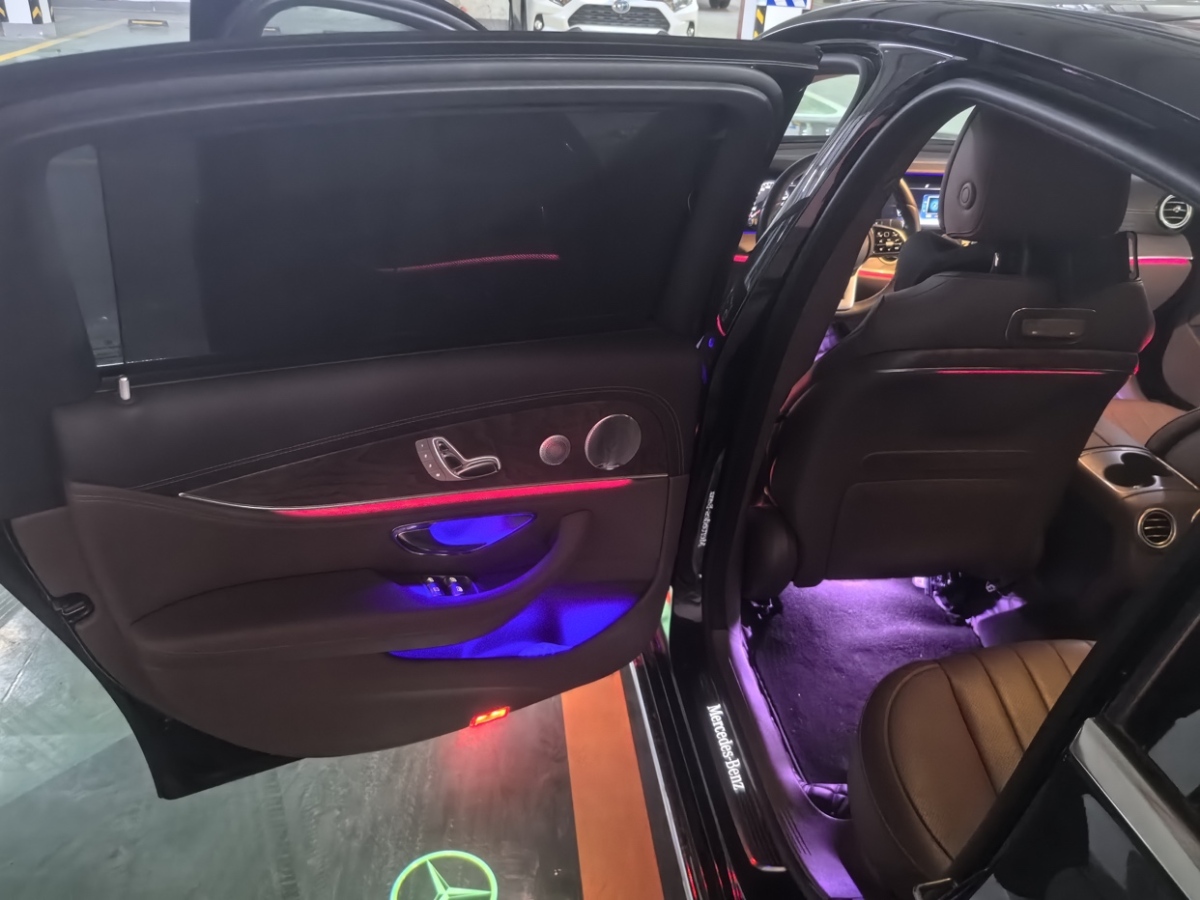 奔馳 奔馳E級(jí)  2019款 E 300 L 豪華型圖片