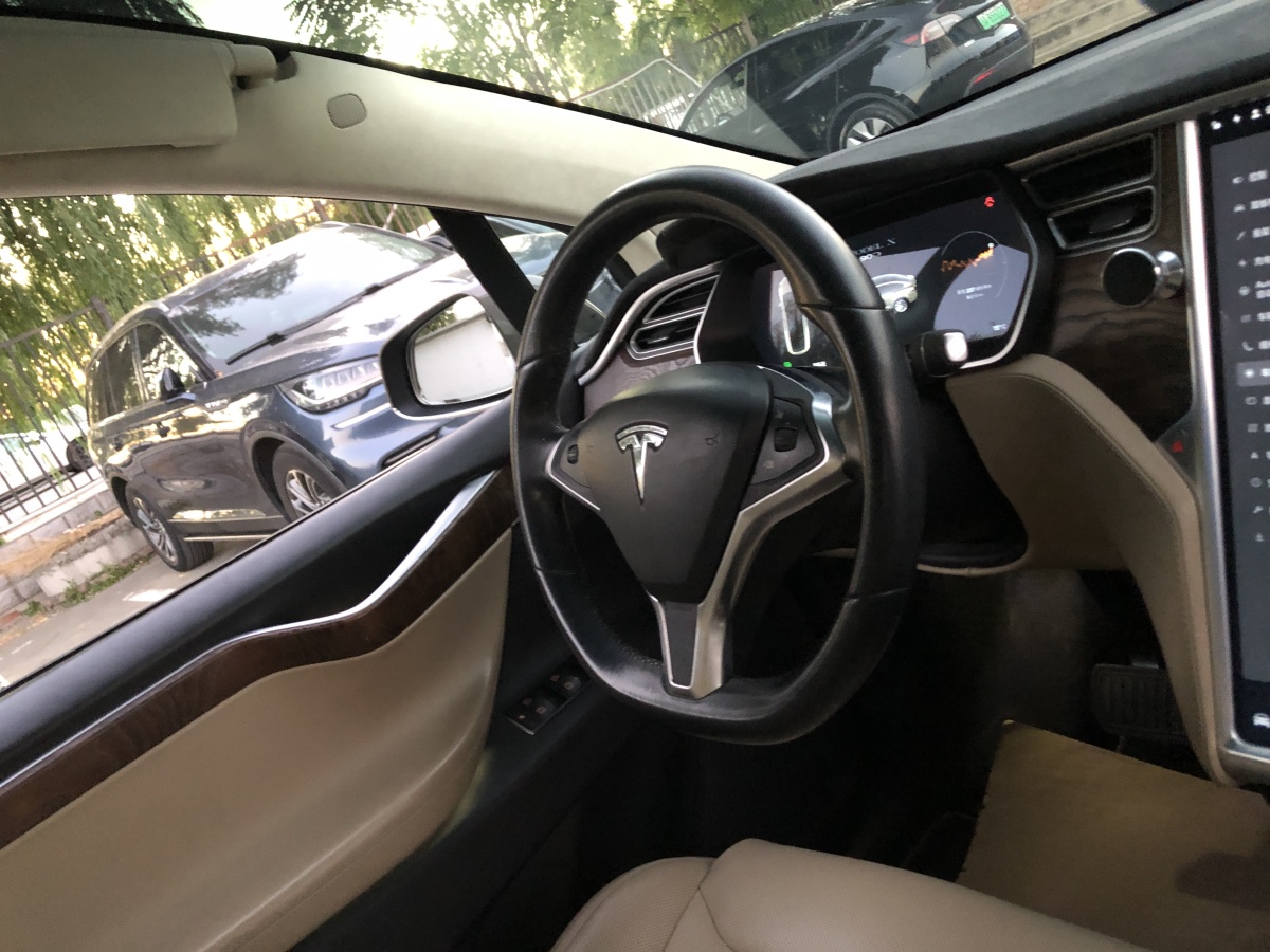 特斯拉 Model X  2016款 Model X 90D圖片