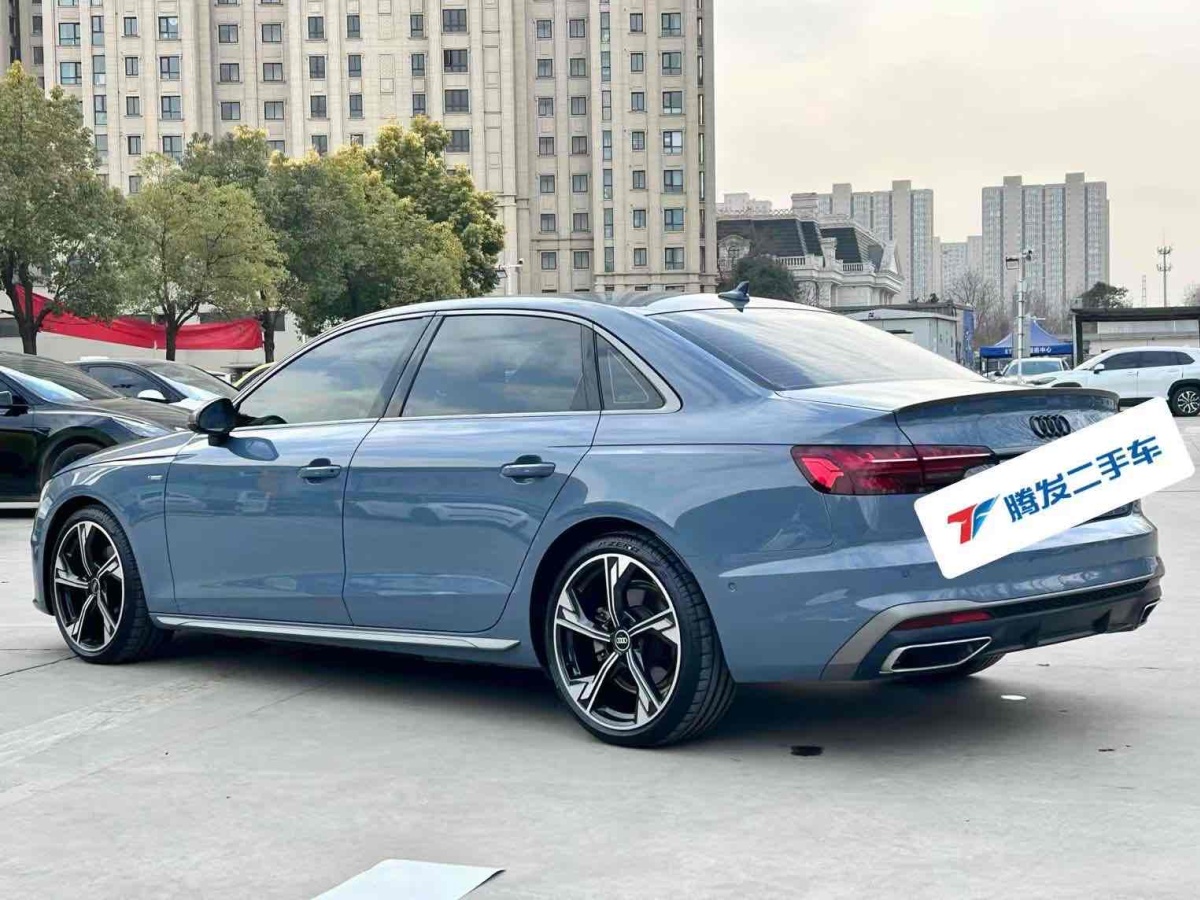 奧迪 奧迪A4L  2022款 40 TFSI quattro RS套件燃速型圖片