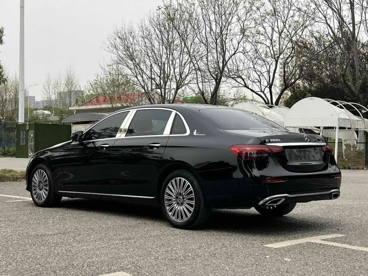 奔馳 奔馳E級  2023款 改款 E 300 L 時(shí)尚型圖片
