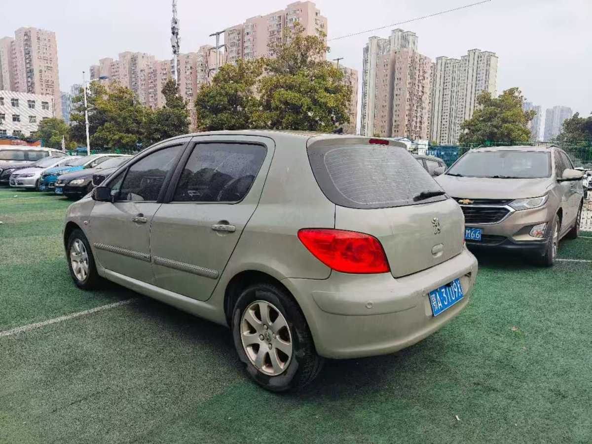 標(biāo)致 307  2010款 兩廂 1.6L 自動舒適版圖片