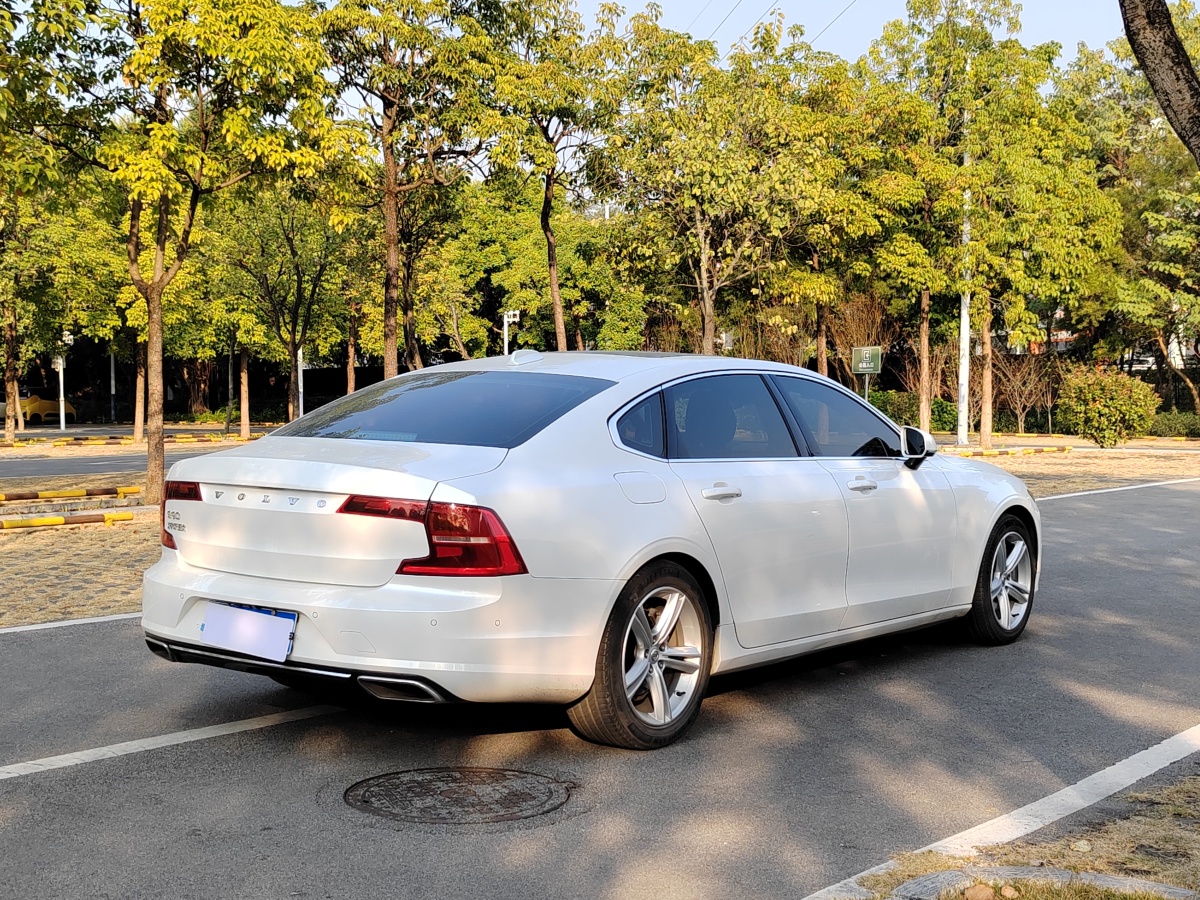 沃爾沃 S90  2018款 T4 智遠(yuǎn)版圖片