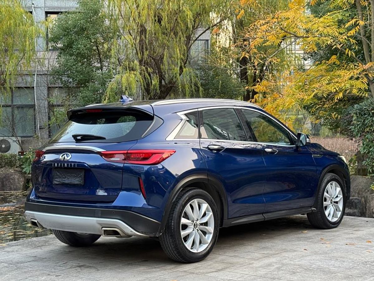 英菲尼迪 QX50  2018款 2.0T 兩驅(qū)時(shí)尚版圖片