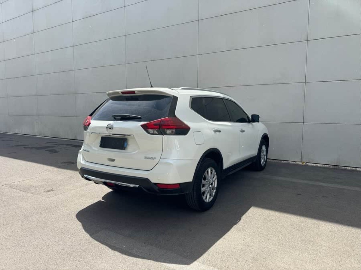 日產(chǎn) 奇駿  2023款 經(jīng)典 2.0L 兩驅(qū)智聯(lián)臻享版圖片