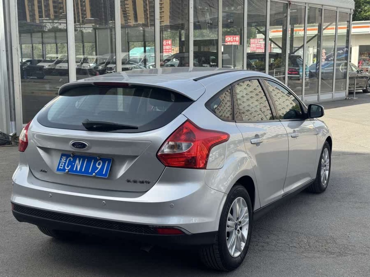 福特 ?？怂? 2012款 兩廂 1.6L 自動(dòng)舒適型圖片