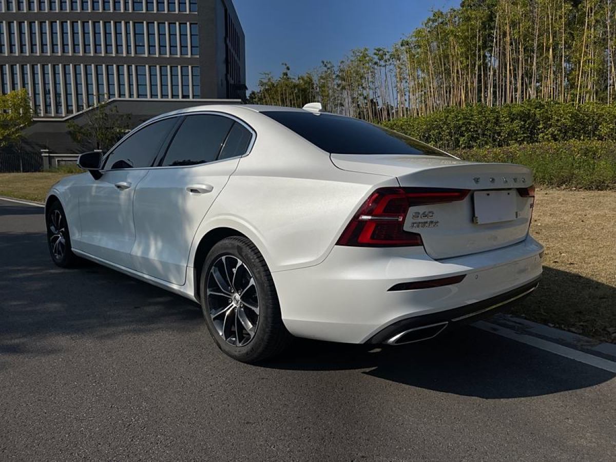 沃爾沃 S60L  2021款 T4 智逸豪華版圖片