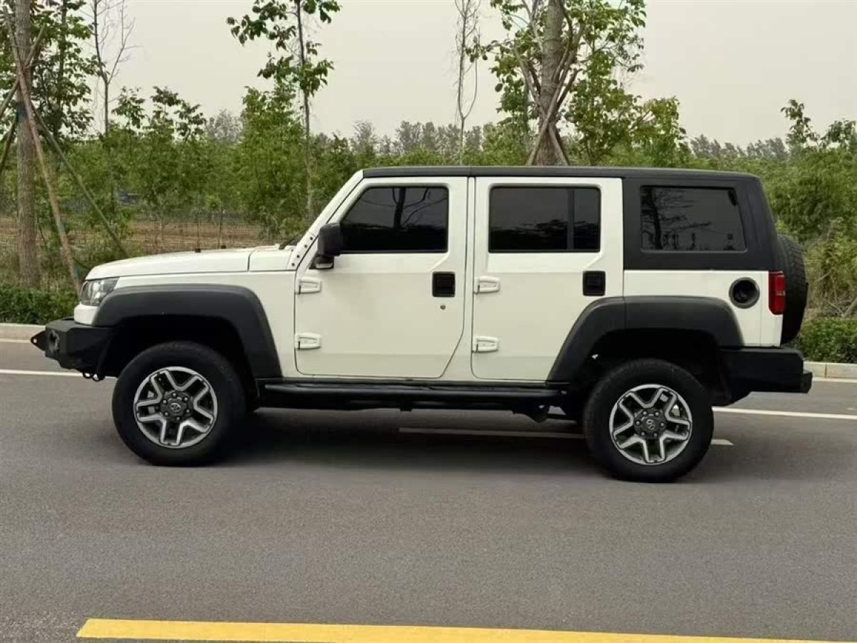 北京 BJ40  2019款 40L 2.3T 自動(dòng)四驅(qū)越野版圖片