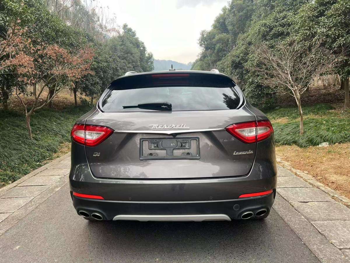 瑪莎拉蒂 Levante  2019款  3.0T 350Hp 標(biāo)準(zhǔn)版圖片