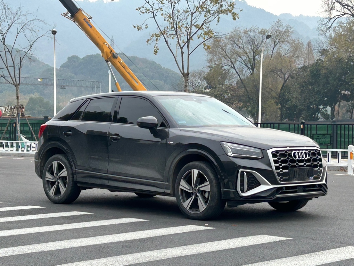 奧迪 奧迪Q2L  2021款 35 TFSI 豪華致雅型圖片