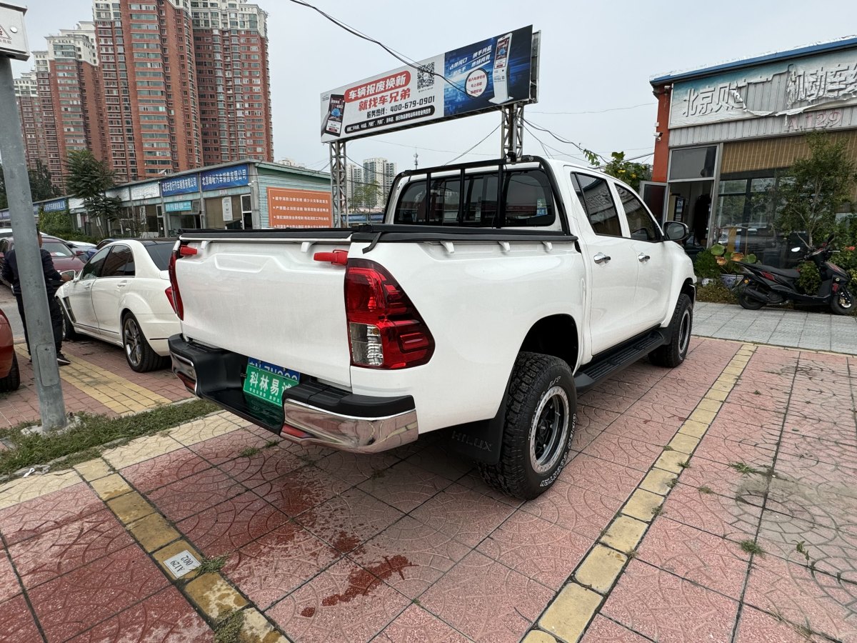 豐田 海拉克斯HILUX  2.7L 手動(dòng)四驅(qū)圖片