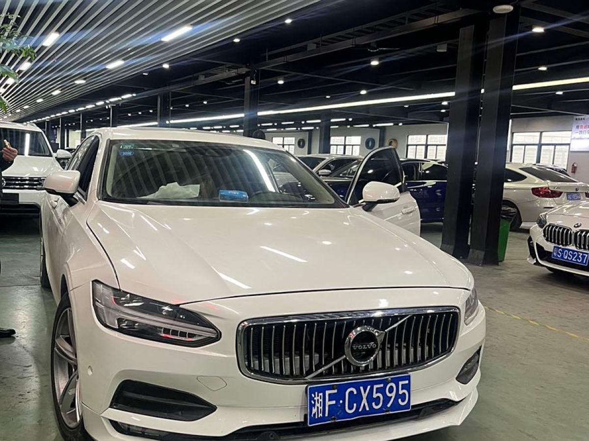 沃爾沃 S90  2018款 T4 智遠(yuǎn)版圖片