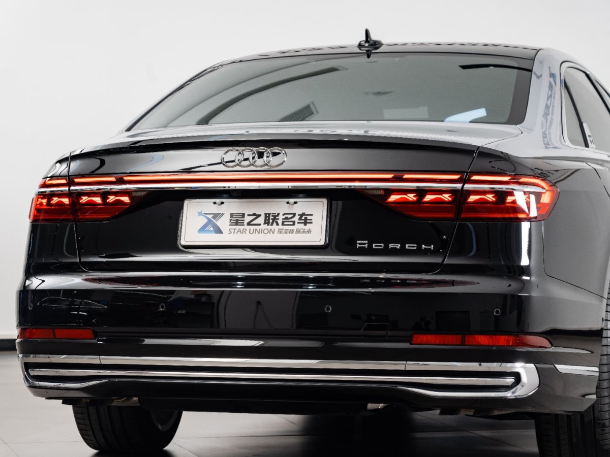 奧迪 奧迪A8  2022款 A8L Horch創(chuàng)始人版 雙色臻藏型圖片