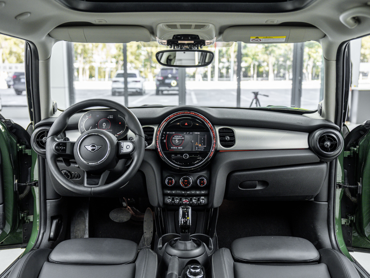 2021年10月MINI MINI  2022款 改款 2.0T COOPER S 經(jīng)典派 五門版