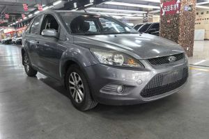?？怂?福特 兩廂經(jīng)典 1.8L 自動酷白典藏版