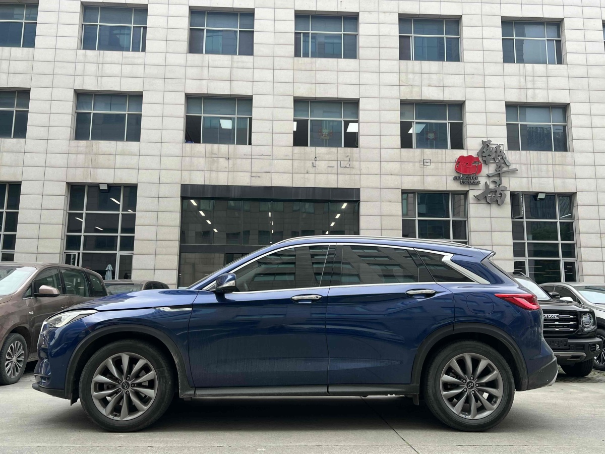 2021年6月英菲尼迪 QX50  2020款 改款 2.0T 两驱时尚版