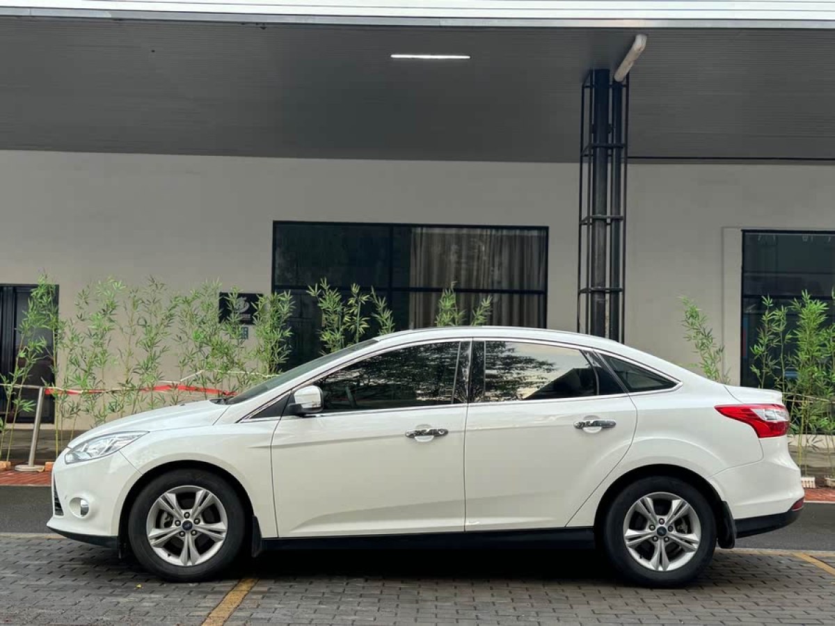 福特 ?？怂? 2012款 三廂 1.6L 自動風(fēng)尚型圖片