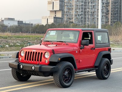 jeep红色越野车15万图片