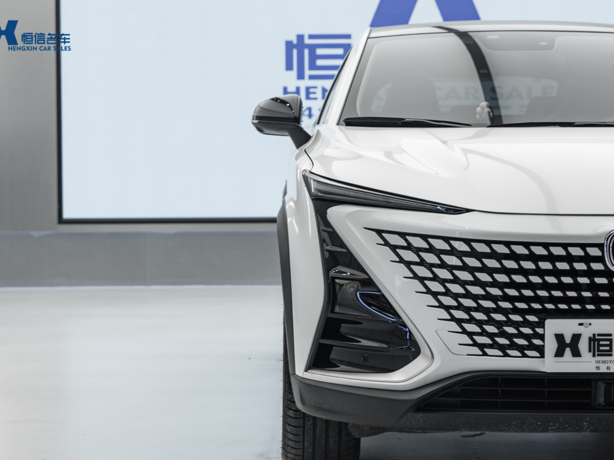 長(zhǎng)安 UNI-T  2020款 1.5T 尊貴型圖片