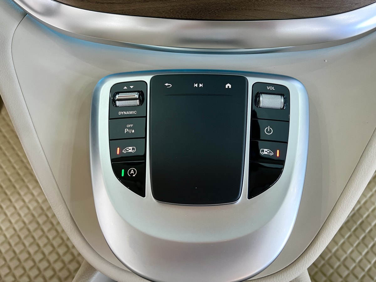 奔馳 V級  2022款 V 260 L 長軸距尊貴版圖片