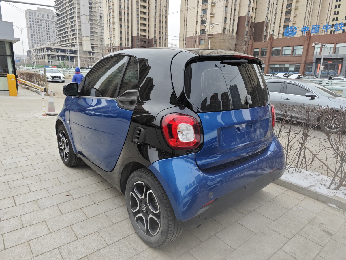 smart fortwo  2019款 0.9T 66千瓦硬頂先鋒版 國VI圖片