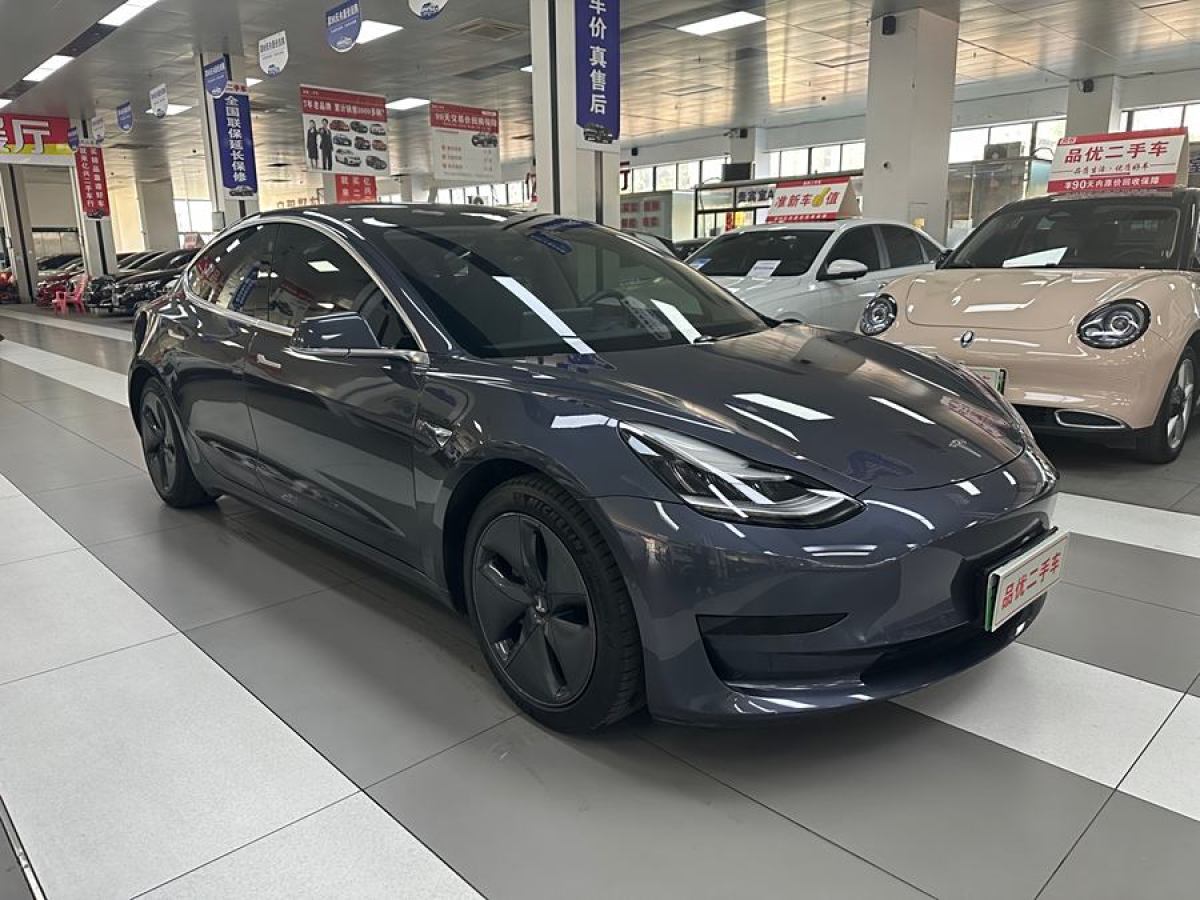 特斯拉 Model 3  2020款 改款 標(biāo)準(zhǔn)續(xù)航后驅(qū)升級版圖片