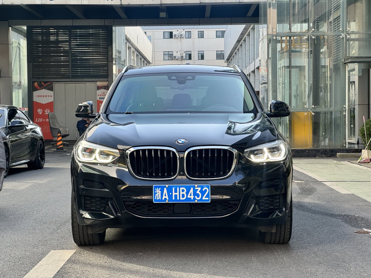 寶馬 寶馬X3  2020款 xDrive30i 領(lǐng)先型 M運(yùn)動(dòng)套裝圖片