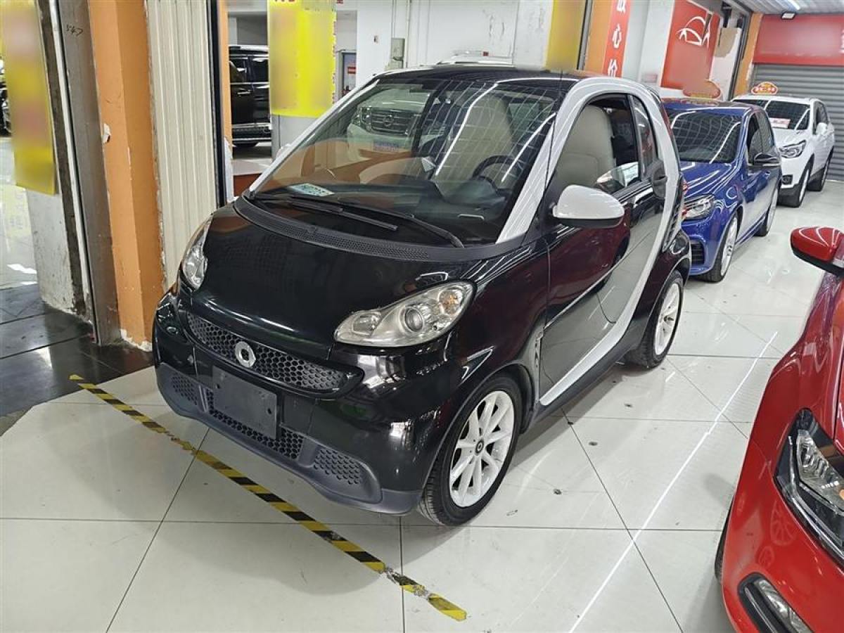 smart fortwo  2012款 1.0 MHD 硬頂標(biāo)準(zhǔn)版圖片