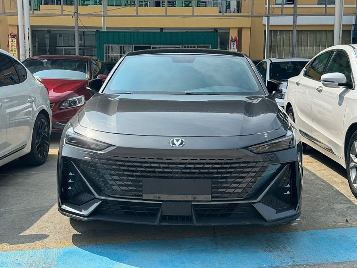 長(zhǎng)安 長(zhǎng)安UNI-V  2022款 1.5T 運(yùn)動(dòng)版圖片