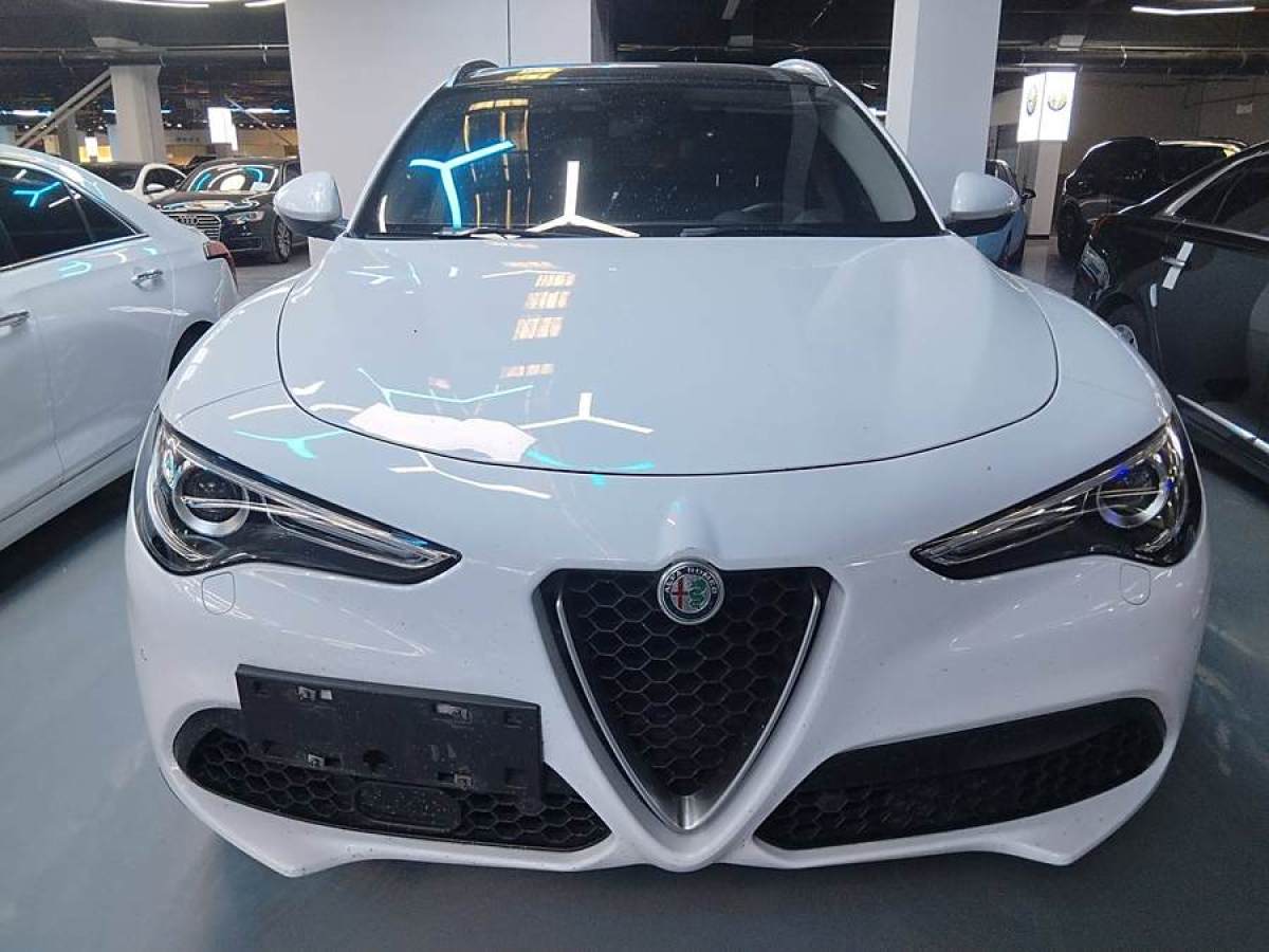 阿爾法·羅密歐 Stelvio  2017款 2.0T 200HP 豪華版圖片