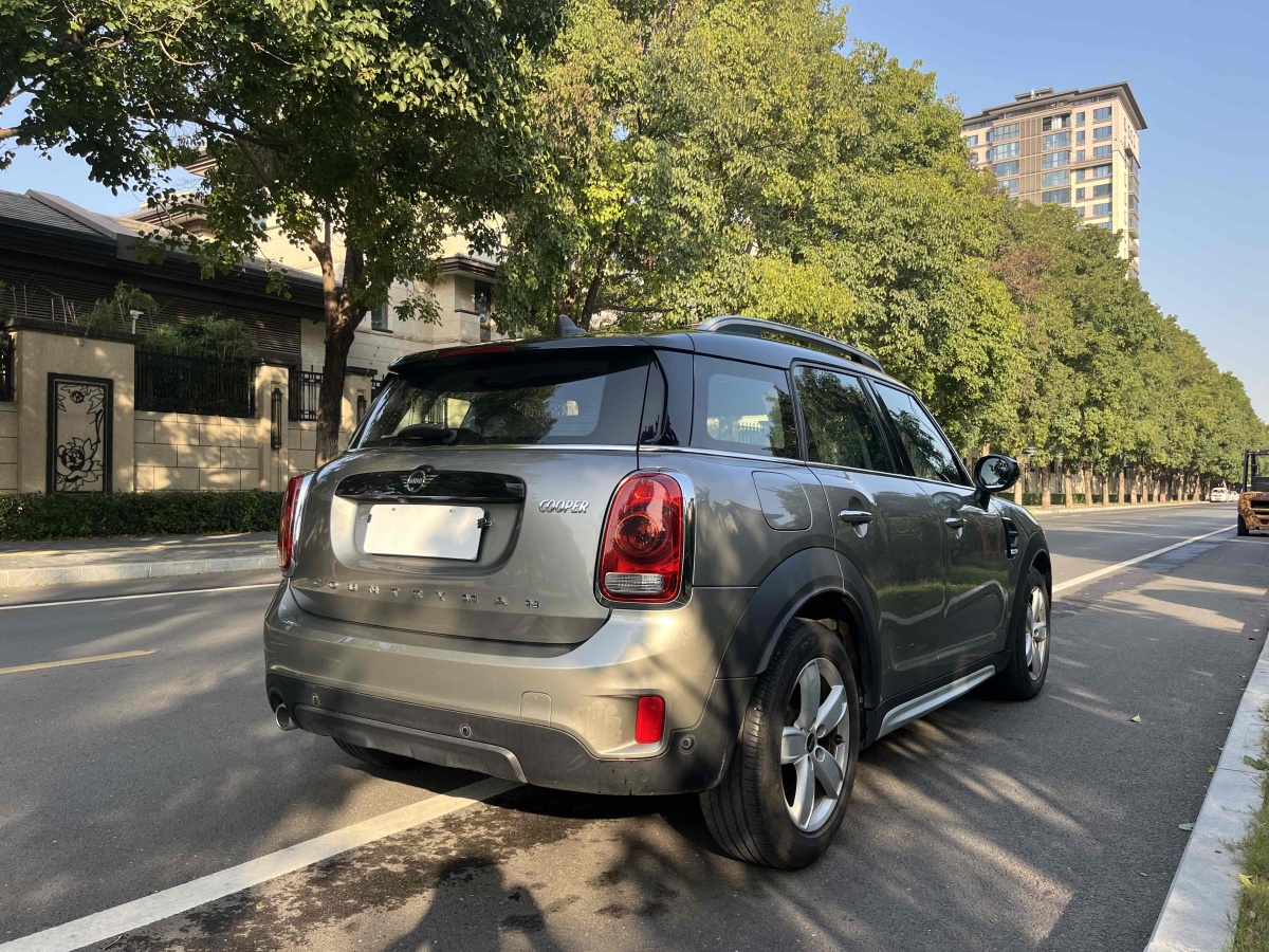 MINI COUNTRYMAN  2019款 1.5T COOPER 經(jīng)典派周末旅行版圖片