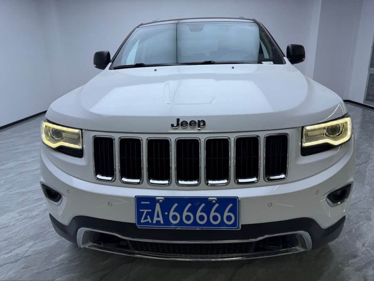 Jeep 大切諾基  2015款 3.6L 精英導(dǎo)航版圖片