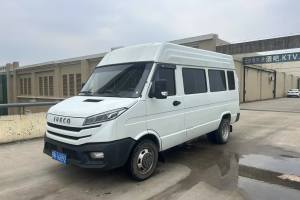 得意 依維柯 2.5T A37M1客車長軸中頂雙胎側拉門5-9座