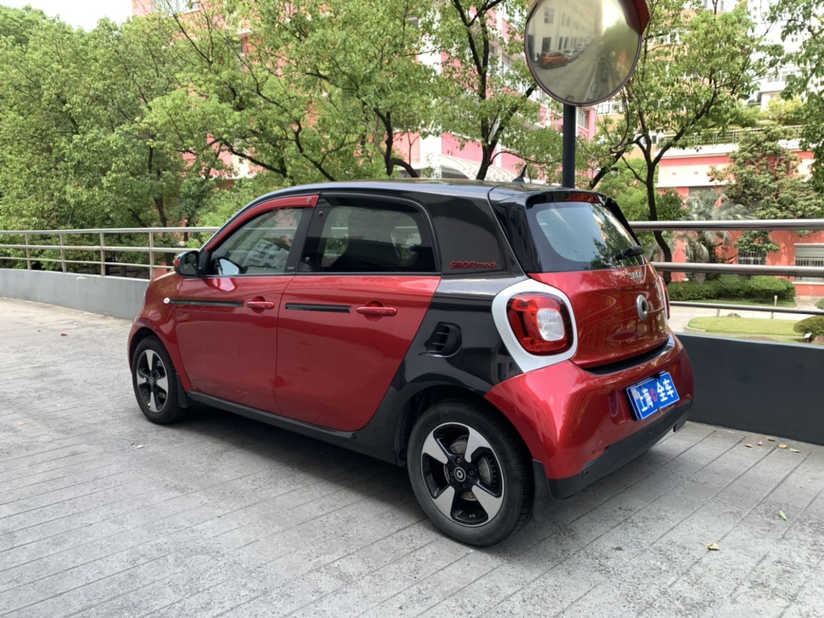 2019年03月smart forfour  2018款 0.9T 66千瓦風(fēng)尚型