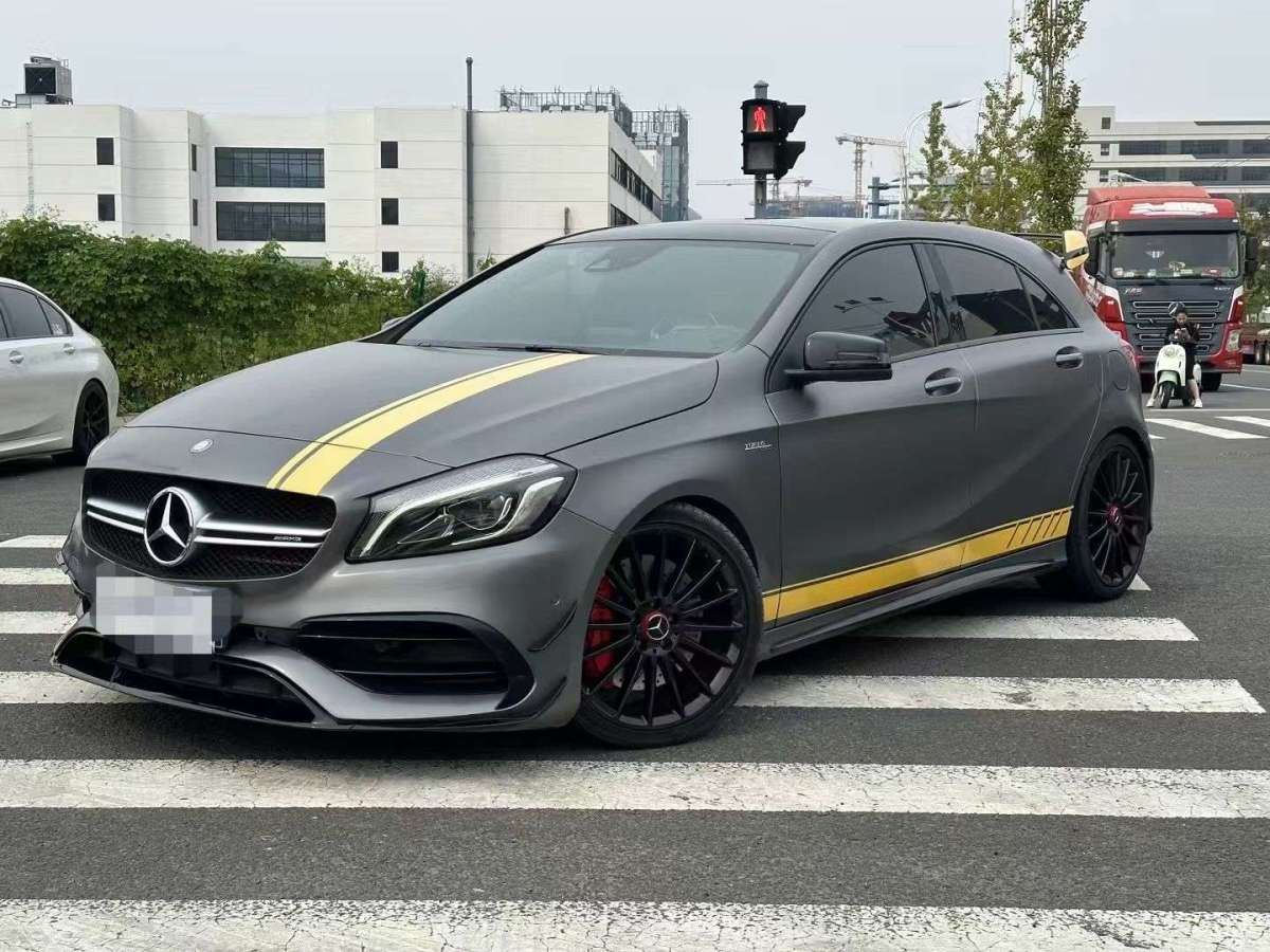 奔馳 奔馳A級AMG  2017款 AMG A 45 4MATIC 暗夜雷霆限量版圖片