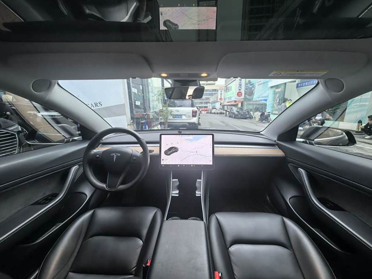 特斯拉 Model 3  2019款 標(biāo)準(zhǔn)續(xù)航后驅(qū)升級版圖片