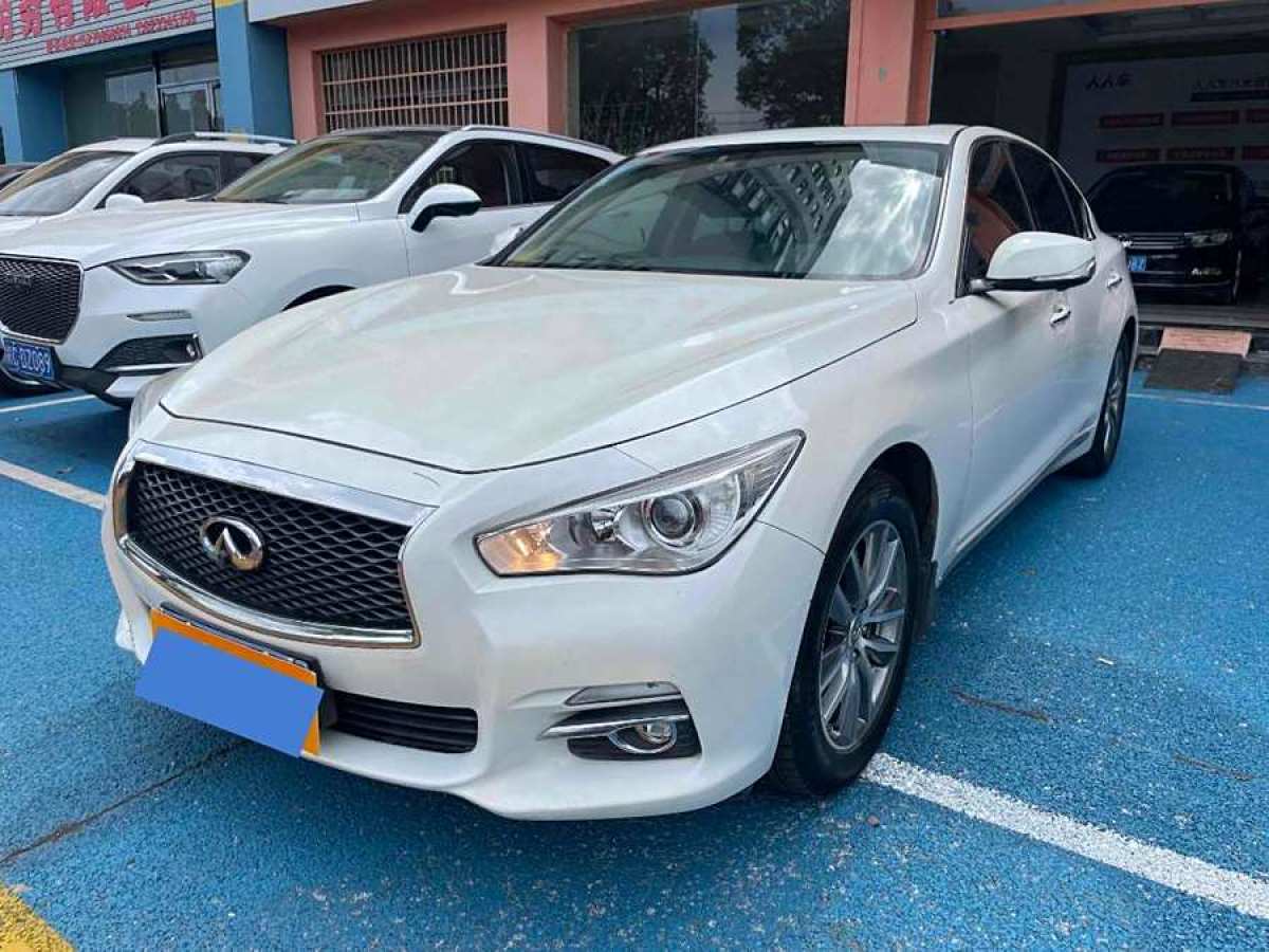 2015年9月英菲尼迪 Q50L  2015款 2.0T 舒適版