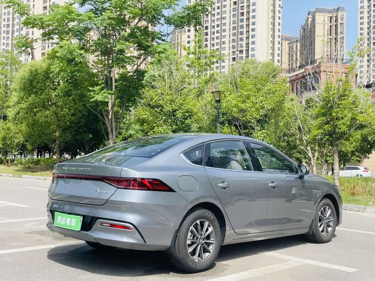 比亞迪 秦PLUS  2024款 榮耀版 DM-i 55KM領(lǐng)先型圖片