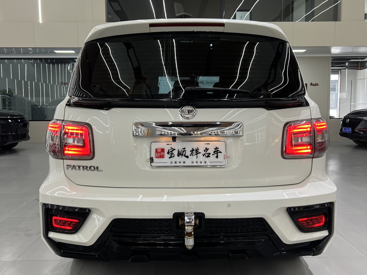 日產(chǎn) 途樂(lè)  2018款 4.0L 鉑金型圖片