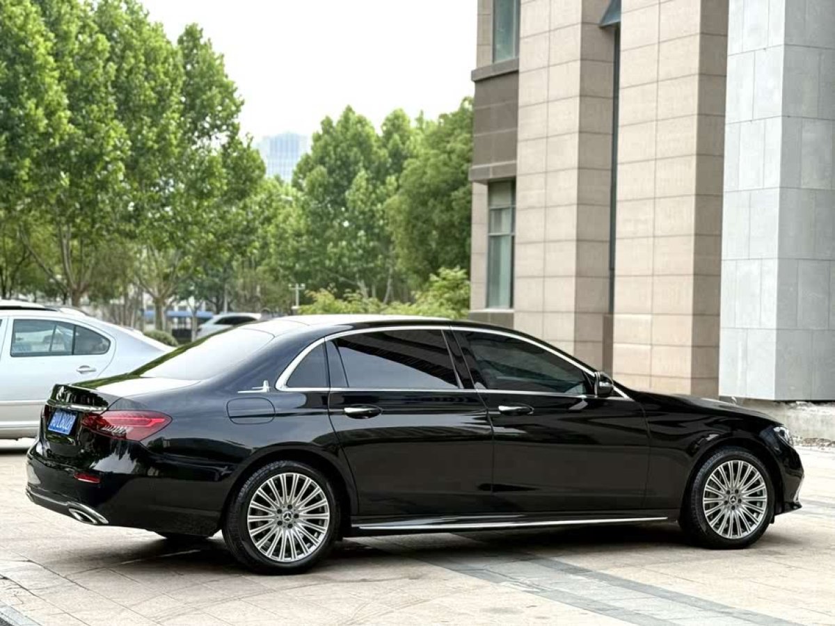 奔馳 奔馳E級  2020款 E 300 L 運(yùn)動(dòng)豪華型圖片