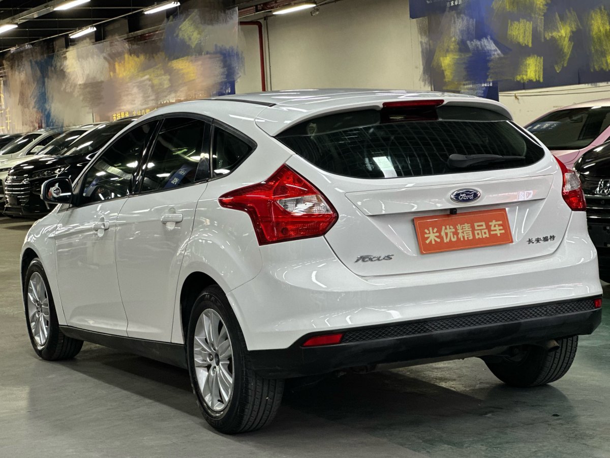 福特 ?？怂? 2012款 兩廂 1.6L 自動舒適型圖片