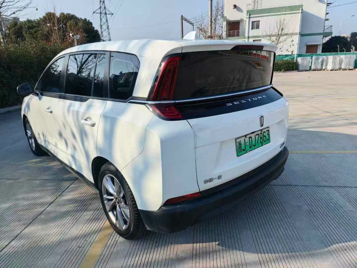 奔騰 奔騰B70S  2022款 1.5T 戰(zhàn)神天王圖片