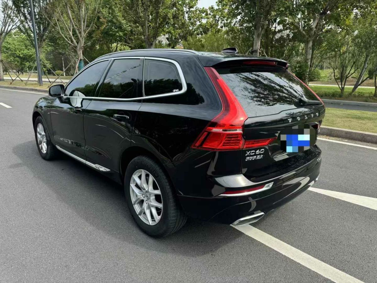 2021年3月沃爾沃 XC60  2021款 T4 智行豪華版