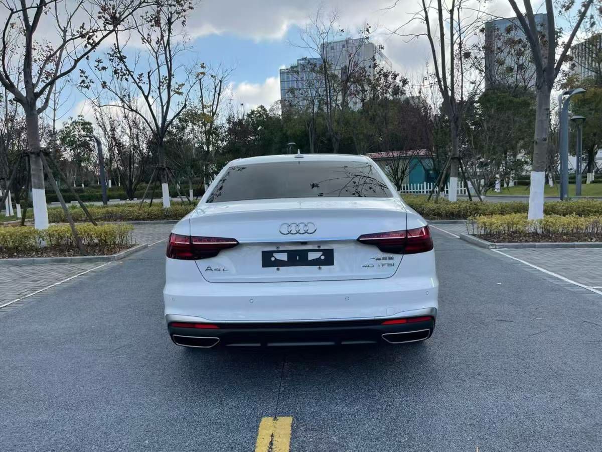 奧迪 奧迪A4L  2022款 35 TFSI 時(shí)尚動(dòng)感型圖片