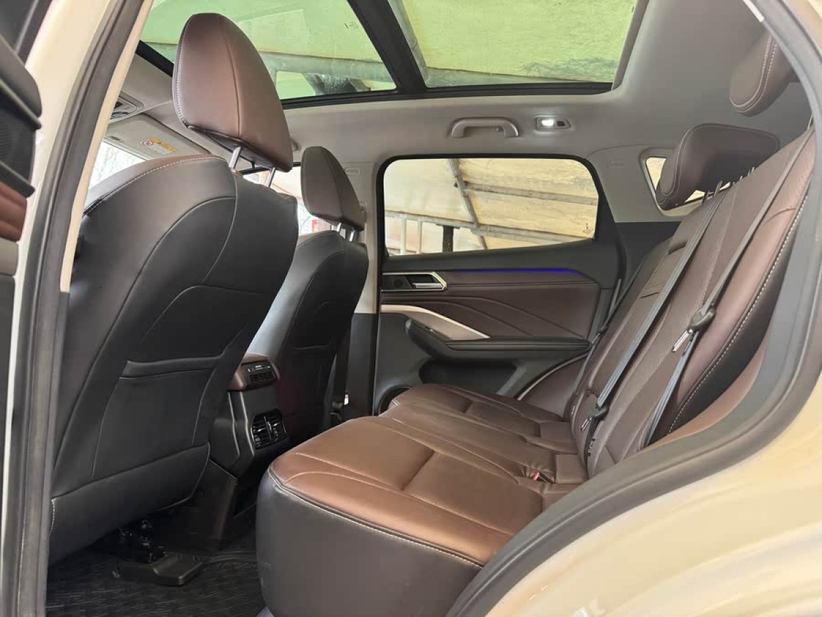 WEY VV5  2019款  升級款 2.0T 兩驅(qū)超豪型 國VI圖片