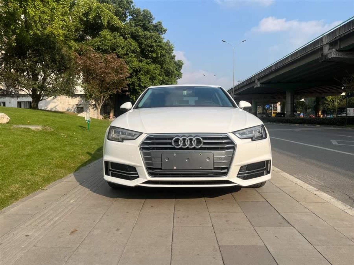奧迪 奧迪A4L  2018款 30周年年型 30 TFSI 進(jìn)取型圖片