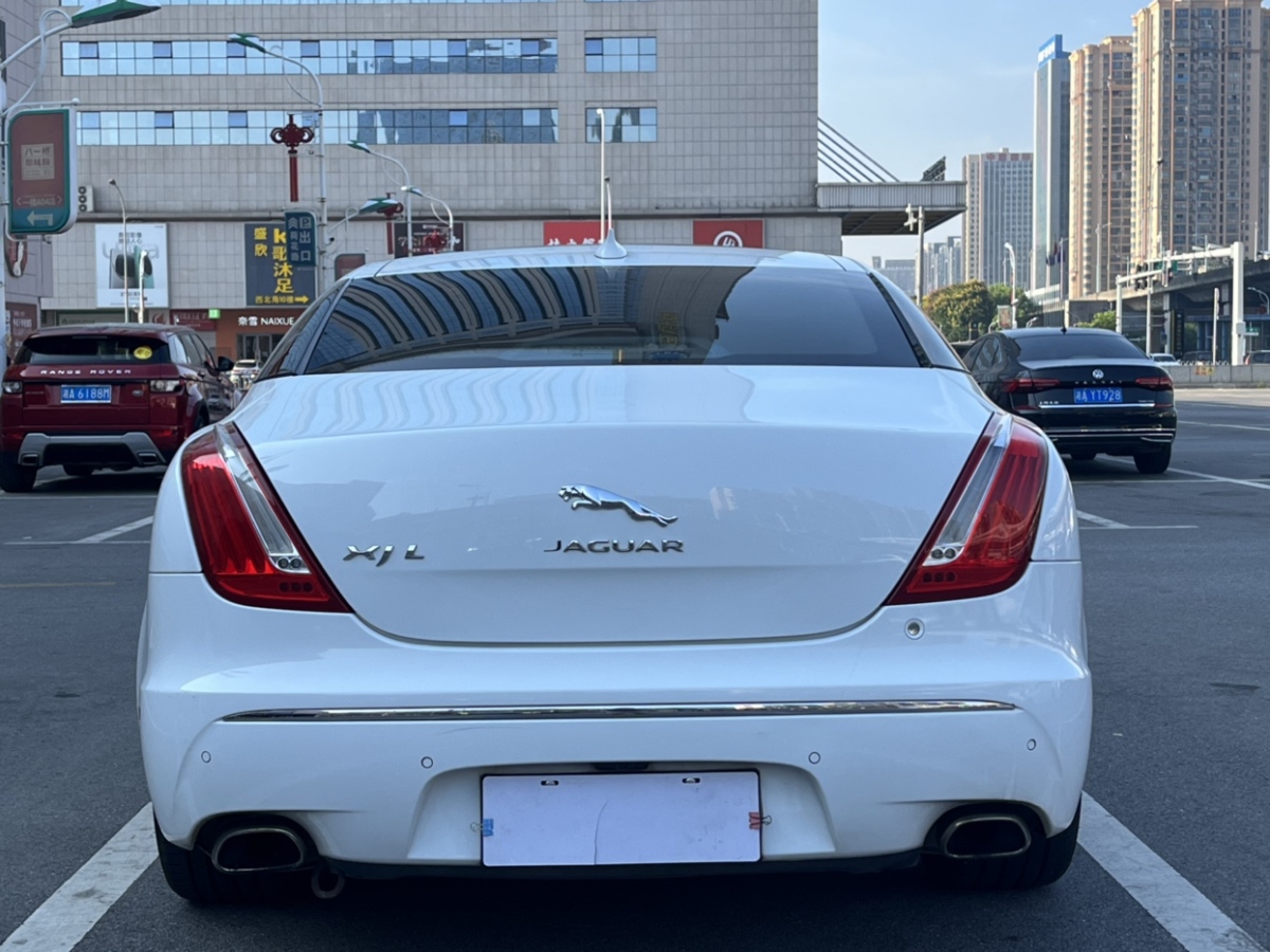 捷豹 XJ  2015款 XJL 2.0T 兩驅全景商務版圖片