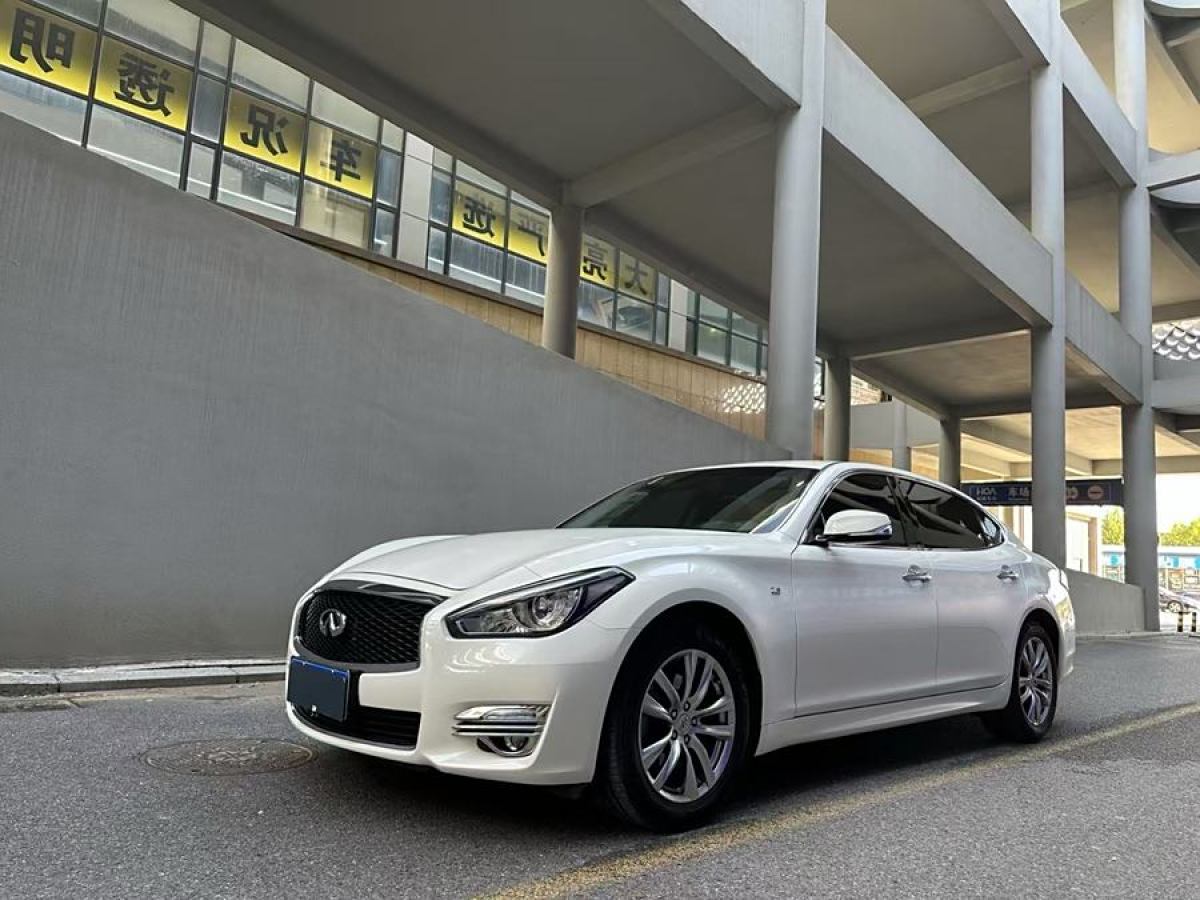 2016年11月英菲尼迪 Q70  2015款 Q70L 2.5L 精英版