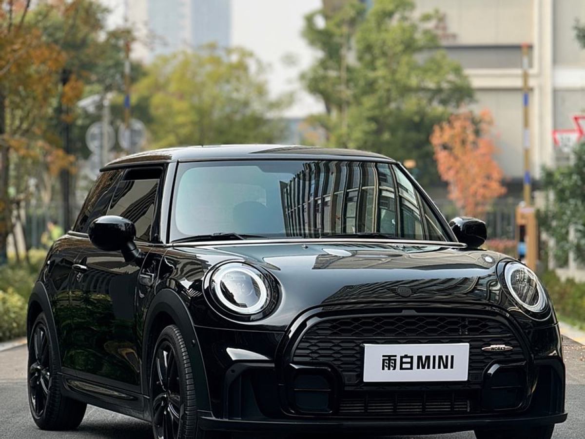 MINI MINI  2022款 1.5T COOPER 黑標(biāo)特別版圖片