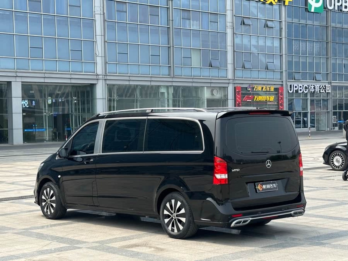 奔馳 威霆  2021款 2.0T 精英版 7座圖片